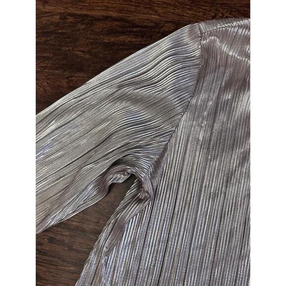 AVA & VIV Womens Long Sleeve Blouse Size 3X Metallic Pleated Ruffle Shimmering - Picture 2 of 6